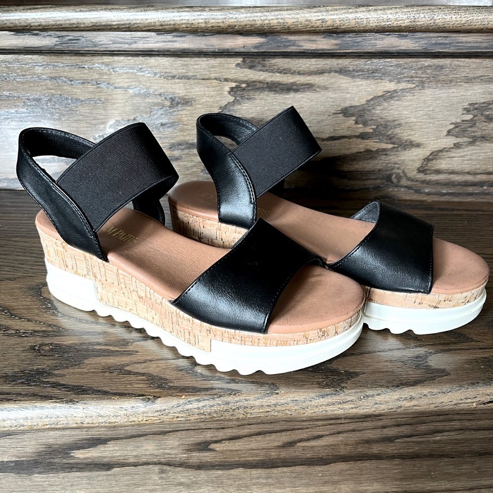 Dreamparis wedge sandals, size 7